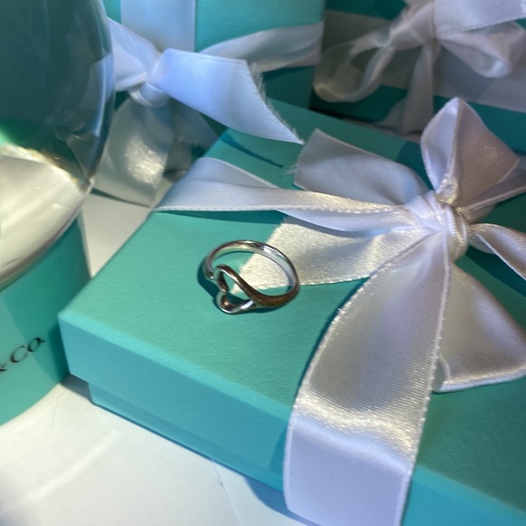 Tiffany & Co. Elsa Peretti Open Heart Ring - Picture 3 of 9